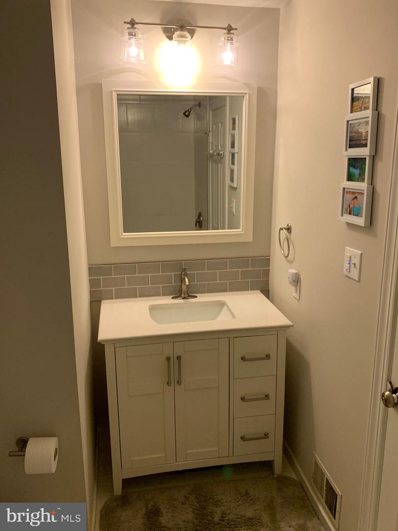 800 & 802 N FAYETTE ST, ALEXANDRIA, Virginia 22314, 3 Bedrooms Bedrooms, 13 Rooms Rooms,3 BathroomsBathrooms,Residential,For sale,800 & 802 N FAYETTE ST,VAAX2047970 MLS # VAAX2047970