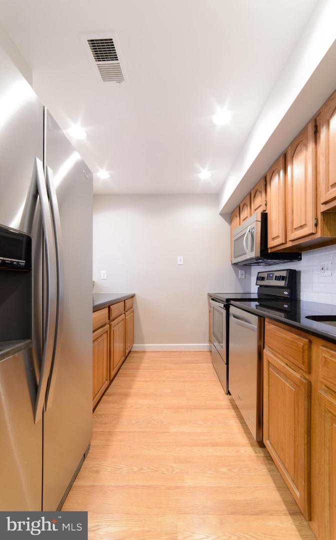 800 & 802 N FAYETTE ST, ALEXANDRIA, Virginia 22314, 3 Bedrooms Bedrooms, 13 Rooms Rooms,3 BathroomsBathrooms,Residential,For sale,800 & 802 N FAYETTE ST,VAAX2047970 MLS # VAAX2047970