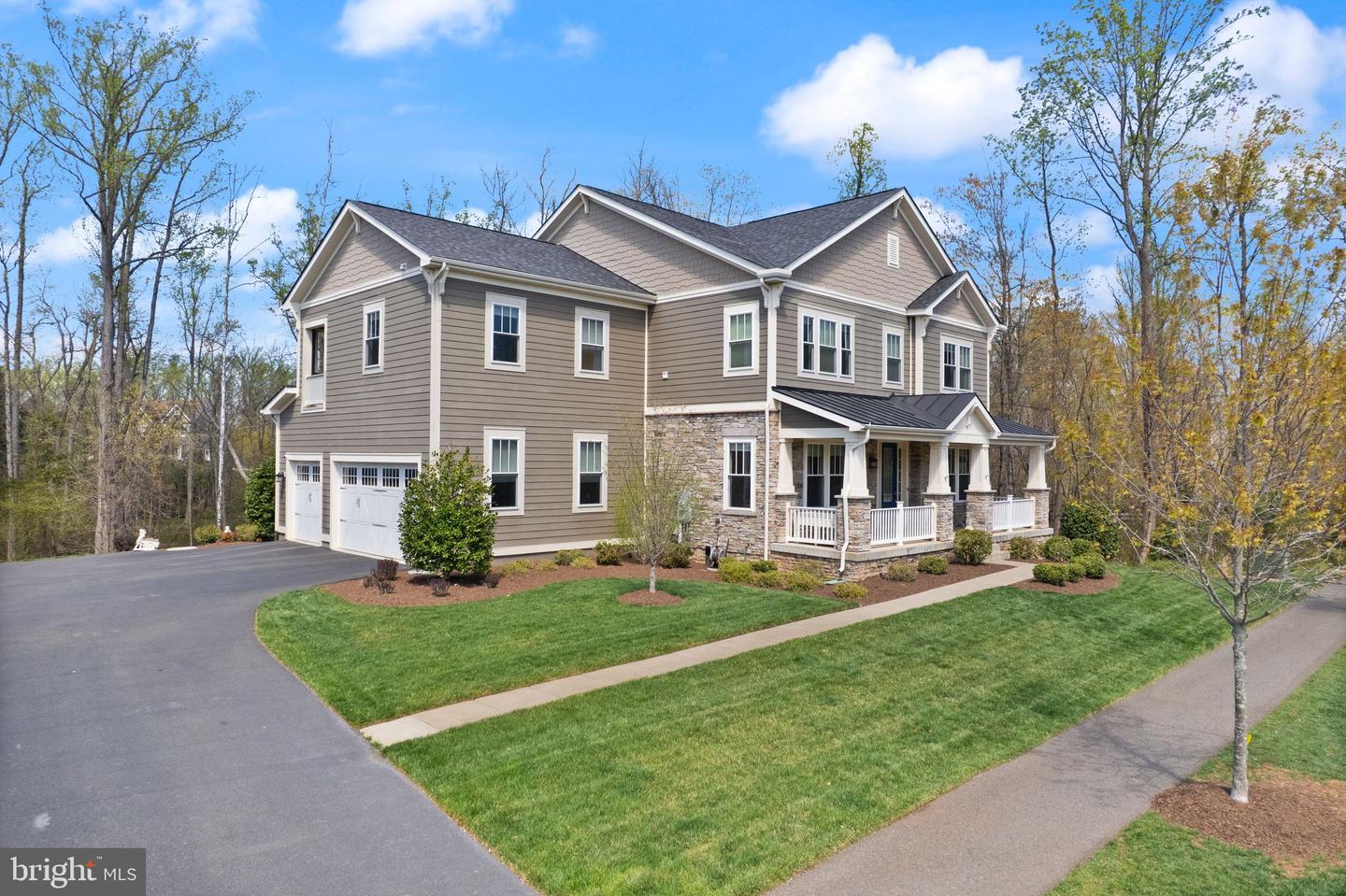 41062 LYNDALE WOODS DR, ALDIE, Virginia 20105, 5 Bedrooms Bedrooms, ,5 BathroomsBathrooms,Residential,For sale,41062 LYNDALE WOODS DR,VALO2103238 MLS # VALO2103238