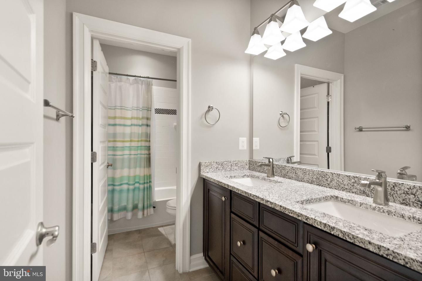 41062 LYNDALE WOODS DR, ALDIE, Virginia 20105, 5 Bedrooms Bedrooms, ,5 BathroomsBathrooms,Residential,For sale,41062 LYNDALE WOODS DR,VALO2103238 MLS # VALO2103238