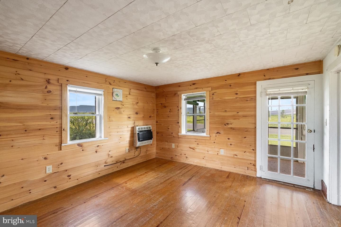1275 GEORGETOWN RD, MOUNT JACKSON, Virginia 22842, 3 Bedrooms Bedrooms, 8 Rooms Rooms,1 BathroomBathrooms,Residential,For sale,1275 GEORGETOWN RD,VASH2012108 MLS # VASH2012108