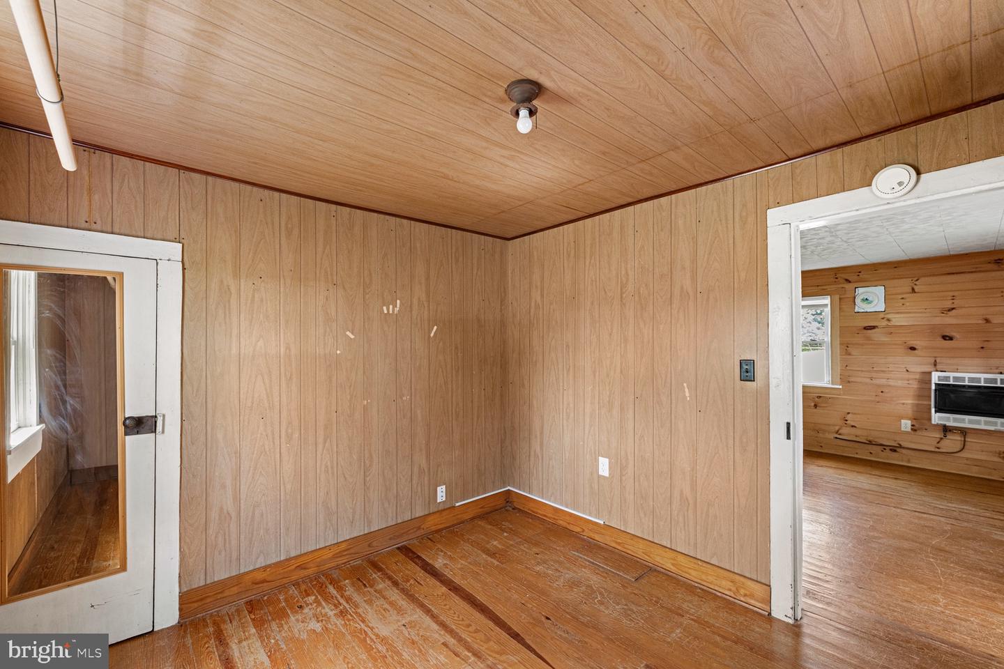1275 GEORGETOWN RD, MOUNT JACKSON, Virginia 22842, 3 Bedrooms Bedrooms, 8 Rooms Rooms,1 BathroomBathrooms,Residential,For sale,1275 GEORGETOWN RD,VASH2012108 MLS # VASH2012108
