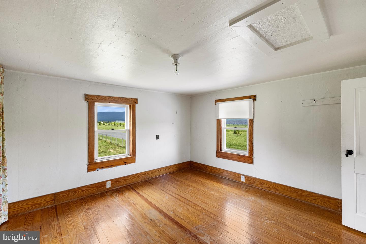 1275 GEORGETOWN RD, MOUNT JACKSON, Virginia 22842, 3 Bedrooms Bedrooms, 8 Rooms Rooms,1 BathroomBathrooms,Residential,For sale,1275 GEORGETOWN RD,VASH2012108 MLS # VASH2012108