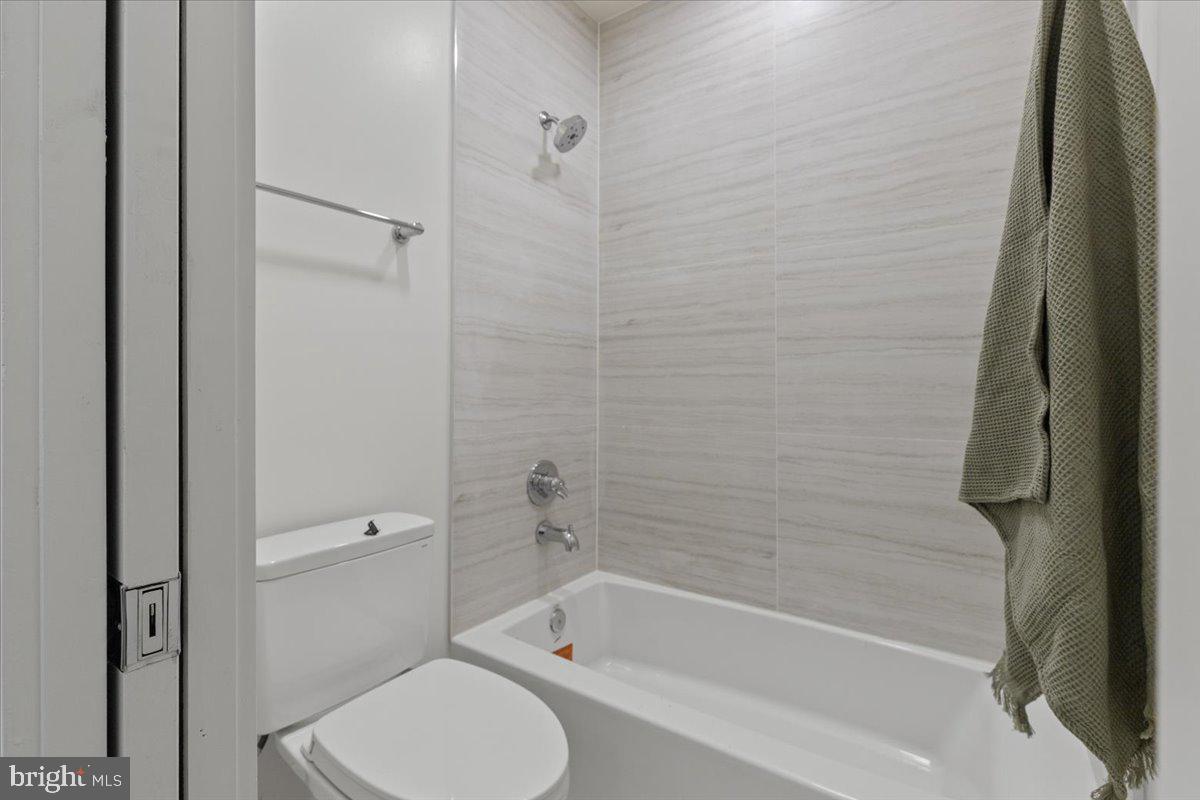 641 QUEBEC PL NW #2, WASHINGTON, District Of Columbia 20010, 3 Bedrooms Bedrooms, ,3 BathroomsBathrooms,Residential,For sale,641 QUEBEC PL NW #2,DCDC2212618 MLS # DCDC2212618