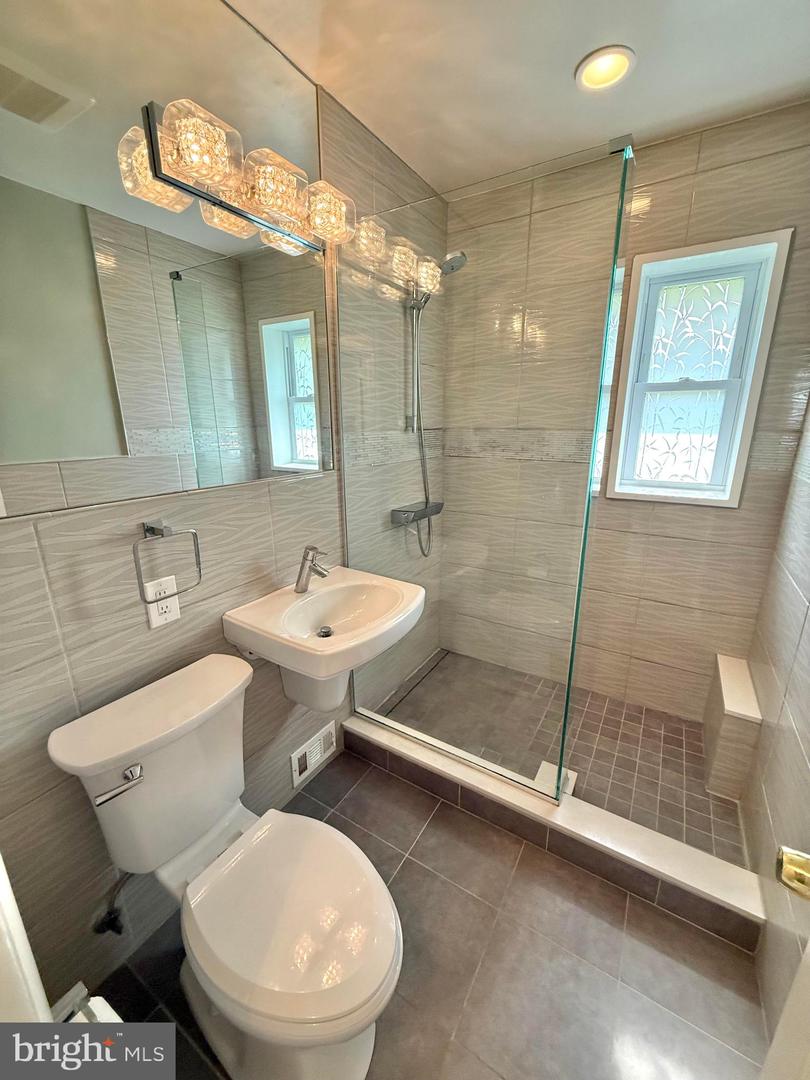 5413 IVES PL, SPRINGFIELD, Virginia 22151, 3 Bedrooms Bedrooms, ,1 BathroomBathrooms,Residential,For sale,5413 IVES PL,VAFX2257976 MLS # VAFX2257976