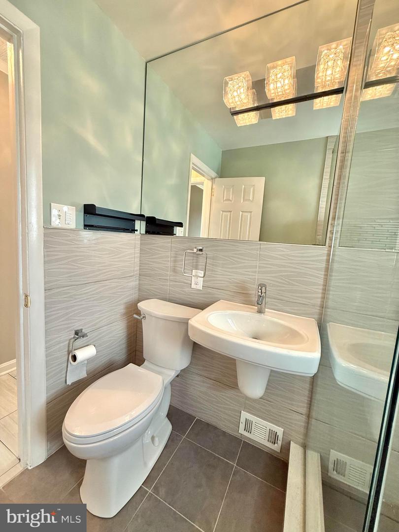 5413 IVES PL, SPRINGFIELD, Virginia 22151, 3 Bedrooms Bedrooms, ,1 BathroomBathrooms,Residential,For sale,5413 IVES PL,VAFX2257976 MLS # VAFX2257976