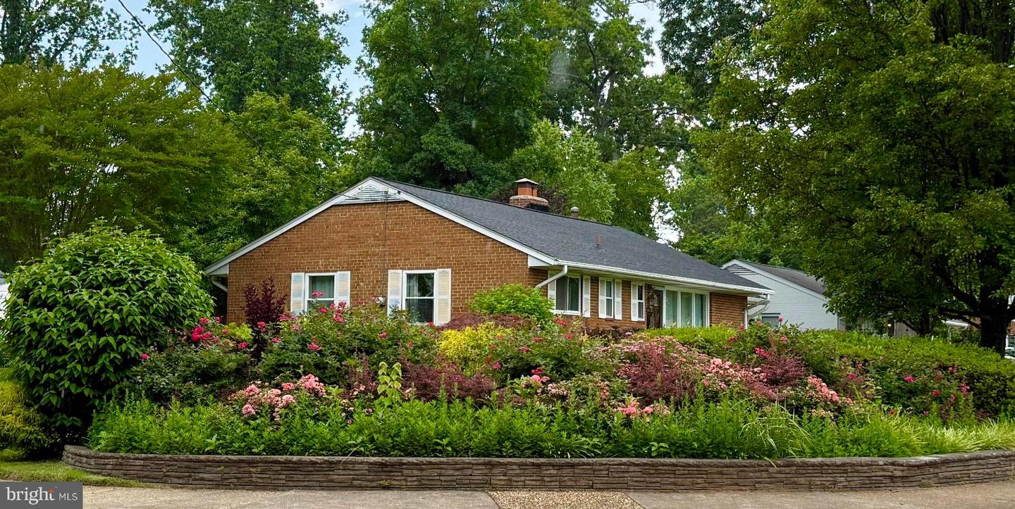 5413 IVES PL, SPRINGFIELD, Virginia 22151, 3 Bedrooms Bedrooms, ,1 BathroomBathrooms,Residential,For sale,5413 IVES PL,VAFX2257976 MLS # VAFX2257976