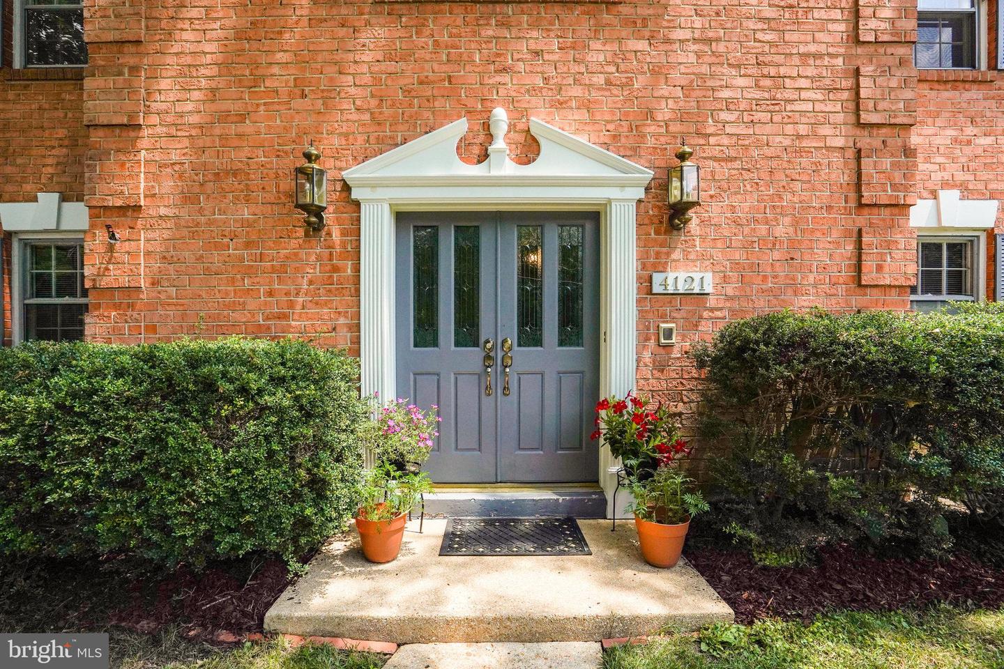 4121 SLEEPY HOLLOW RD, ANNANDALE, Virginia 22003, 4 Bedrooms Bedrooms, ,3 BathroomsBathrooms,Residential,For sale,4121 SLEEPY HOLLOW RD,VAFX2258170 MLS # VAFX2258170