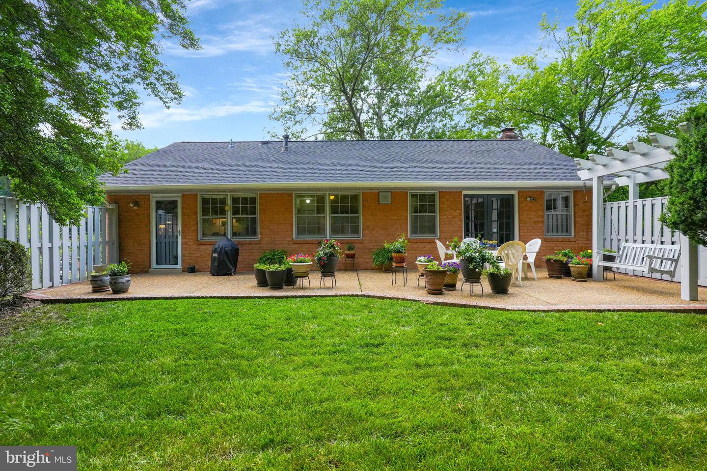 4121 SLEEPY HOLLOW RD, ANNANDALE, Virginia 22003, 4 Bedrooms Bedrooms, ,3 BathroomsBathrooms,Residential,For sale,4121 SLEEPY HOLLOW RD,VAFX2258170 MLS # VAFX2258170