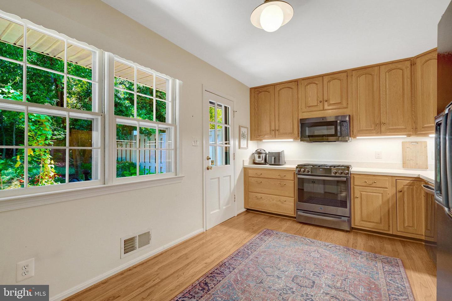 4121 SLEEPY HOLLOW RD, ANNANDALE, Virginia 22003, 4 Bedrooms Bedrooms, ,3 BathroomsBathrooms,Residential,For sale,4121 SLEEPY HOLLOW RD,VAFX2258170 MLS # VAFX2258170