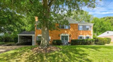 4121 SLEEPY HOLLOW RD, ANNANDALE, Virginia 22003, 4 Bedrooms Bedrooms, ,3 BathroomsBathrooms,Residential,For sale,4121 SLEEPY HOLLOW RD,VAFX2258170 MLS # VAFX2258170