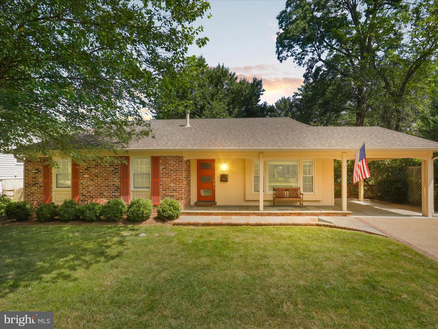 8304 BRIAR CREEK DR, ANNANDALE, Virginia 22003, 5 Bedrooms Bedrooms, 15 Rooms Rooms,3 BathroomsBathrooms,Residential,For sale,8304 BRIAR CREEK DR,VAFX2258218 MLS # VAFX2258218