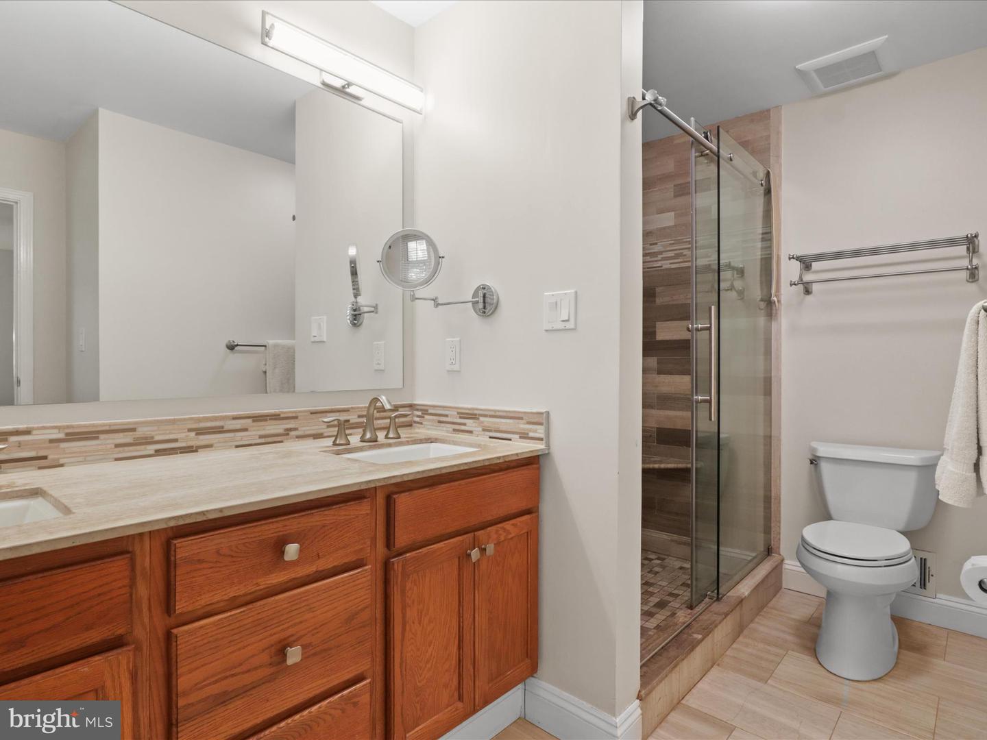 8304 BRIAR CREEK DR, ANNANDALE, Virginia 22003, 5 Bedrooms Bedrooms, 15 Rooms Rooms,3 BathroomsBathrooms,Residential,For sale,8304 BRIAR CREEK DR,VAFX2258218 MLS # VAFX2258218