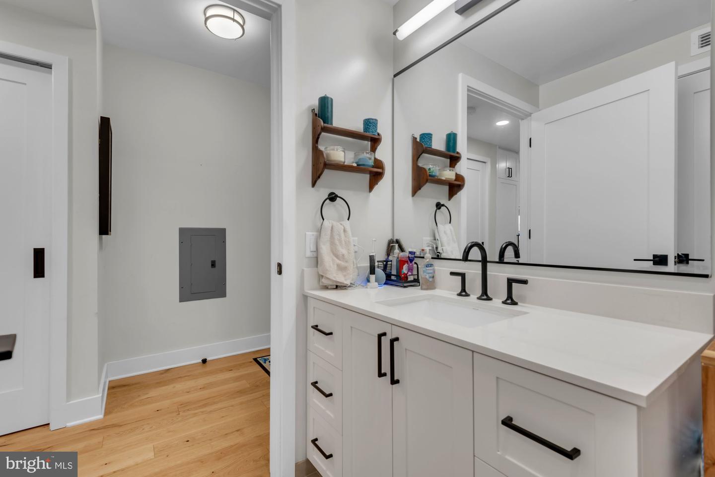 1211 VAN ST SE #1014, WASHINGTON, District Of Columbia 20003, 1 Bedroom Bedrooms, ,1 BathroomBathrooms,Residential,For sale,1211 VAN ST SE #1014,DCDC2212680 MLS # DCDC2212680