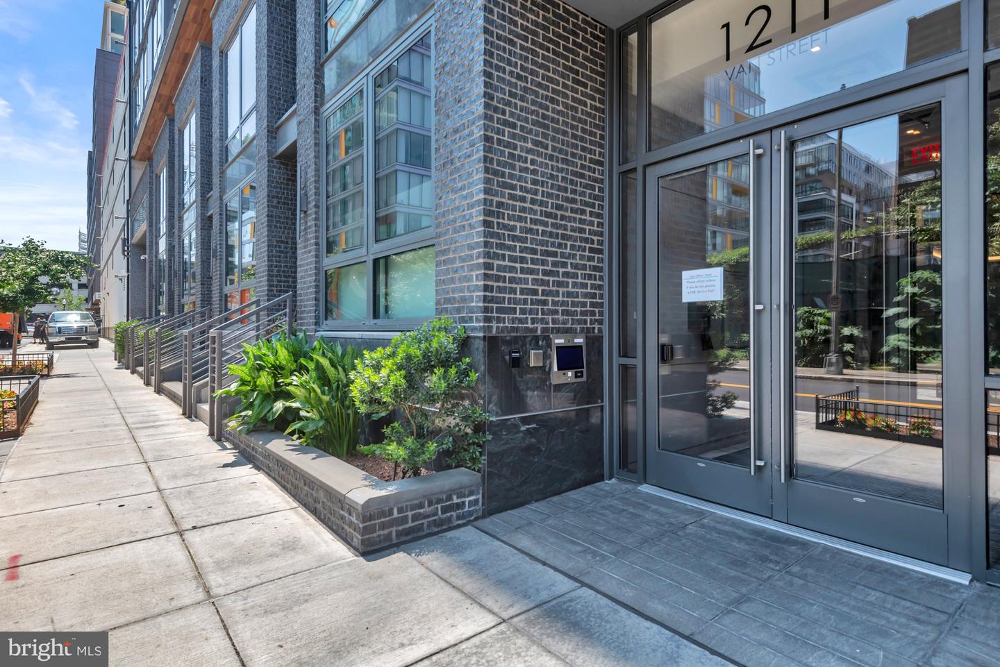 1211 VAN ST SE #1014, WASHINGTON, District Of Columbia 20003, 1 Bedroom Bedrooms, ,1 BathroomBathrooms,Residential,For sale,1211 VAN ST SE #1014,DCDC2212680 MLS # DCDC2212680