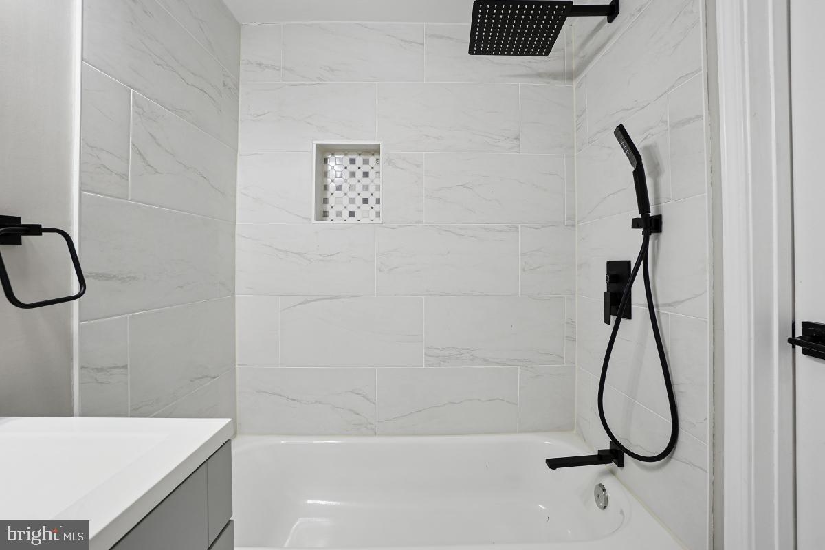 312-E DUNCAN AVE, ALEXANDRIA, Virginia 22301, 3 Bedrooms Bedrooms, ,3 BathroomsBathrooms,Residential,For sale,312-E DUNCAN AVE,VAAX2047990 MLS # VAAX2047990