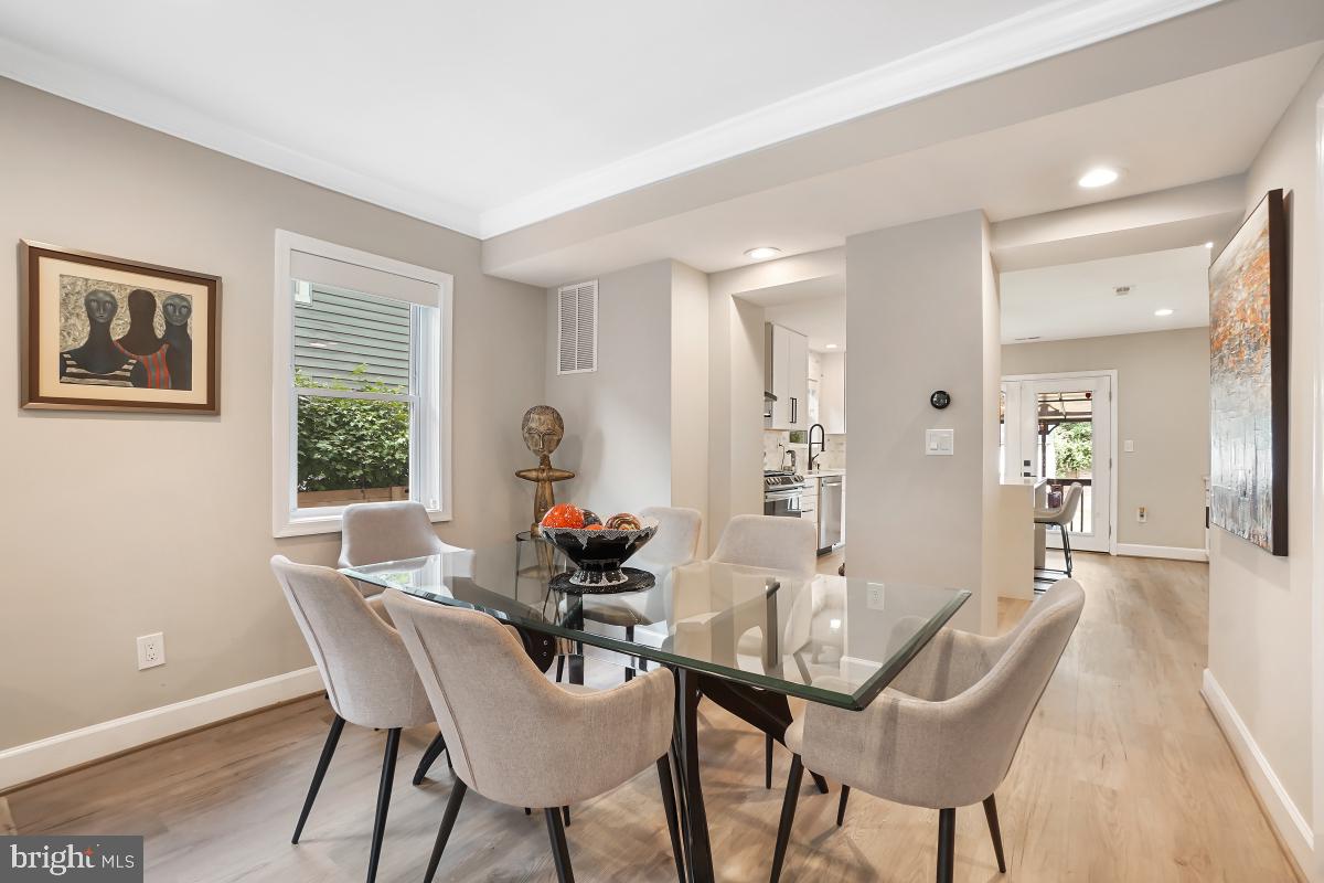 312-E DUNCAN AVE, ALEXANDRIA, Virginia 22301, 3 Bedrooms Bedrooms, ,3 BathroomsBathrooms,Residential,For sale,312-E DUNCAN AVE,VAAX2047990 MLS # VAAX2047990