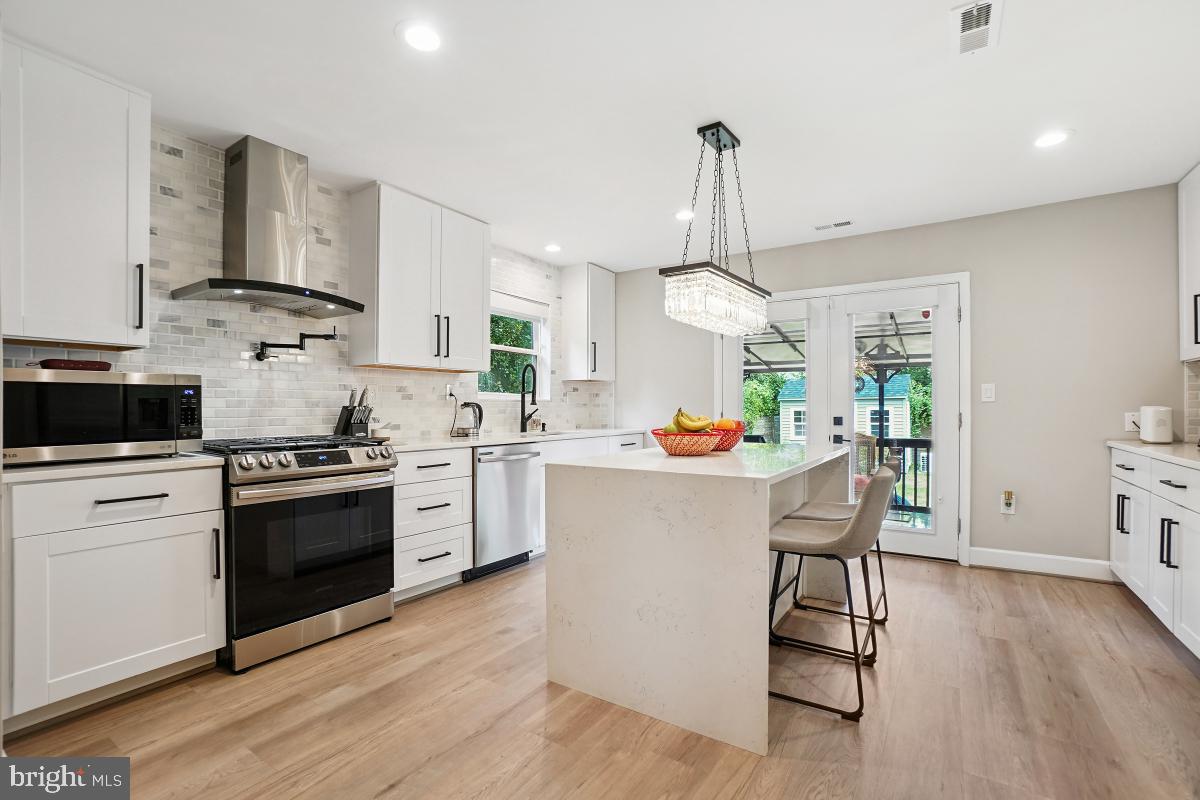 312-E DUNCAN AVE, ALEXANDRIA, Virginia 22301, 3 Bedrooms Bedrooms, ,3 BathroomsBathrooms,Residential,For sale,312-E DUNCAN AVE,VAAX2047990 MLS # VAAX2047990