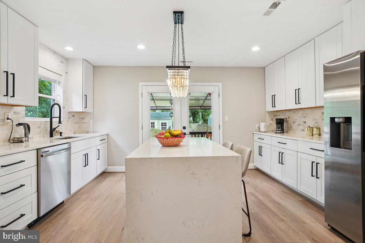 312-E DUNCAN AVE, ALEXANDRIA, Virginia 22301, 3 Bedrooms Bedrooms, ,3 BathroomsBathrooms,Residential,For sale,312-E DUNCAN AVE,VAAX2047990 MLS # VAAX2047990