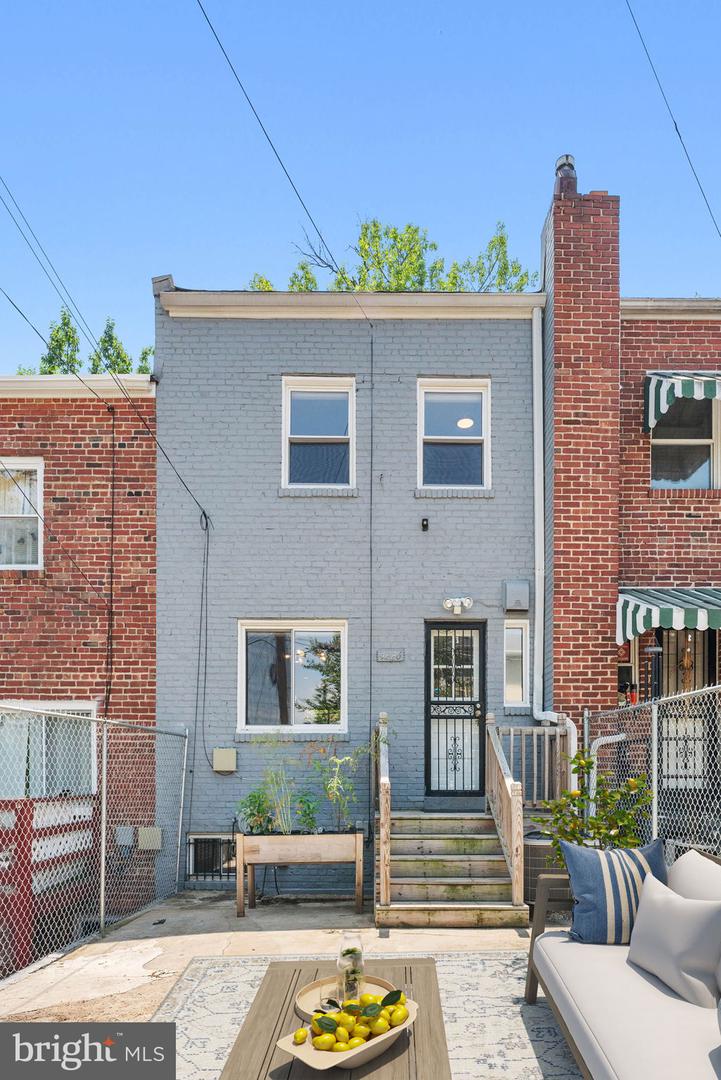 4226 GAULT PL NE, WASHINGTON, District Of Columbia 20019, 3 Bedrooms Bedrooms, ,2 BathroomsBathrooms,Residential,For sale,4226 GAULT PL NE,DCDC2212696 MLS # DCDC2212696