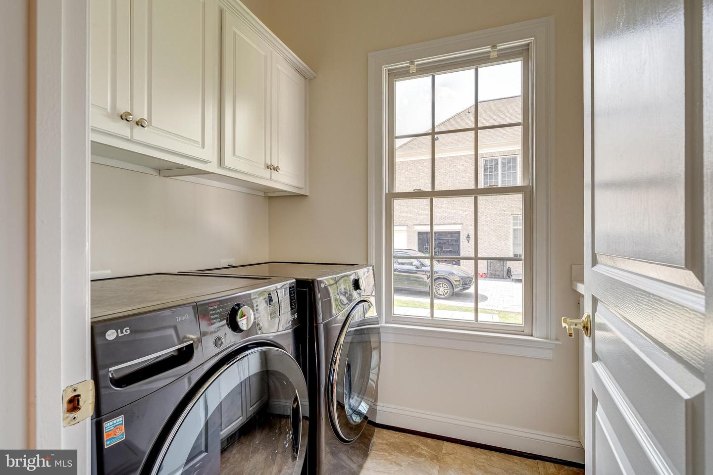 18852 RIDGEBACK CT, LEESBURG, Virginia 20176, 5 Bedrooms Bedrooms, ,4 BathroomsBathrooms,Residential,For sale,18852 RIDGEBACK CT,VALO2103408 MLS # VALO2103408