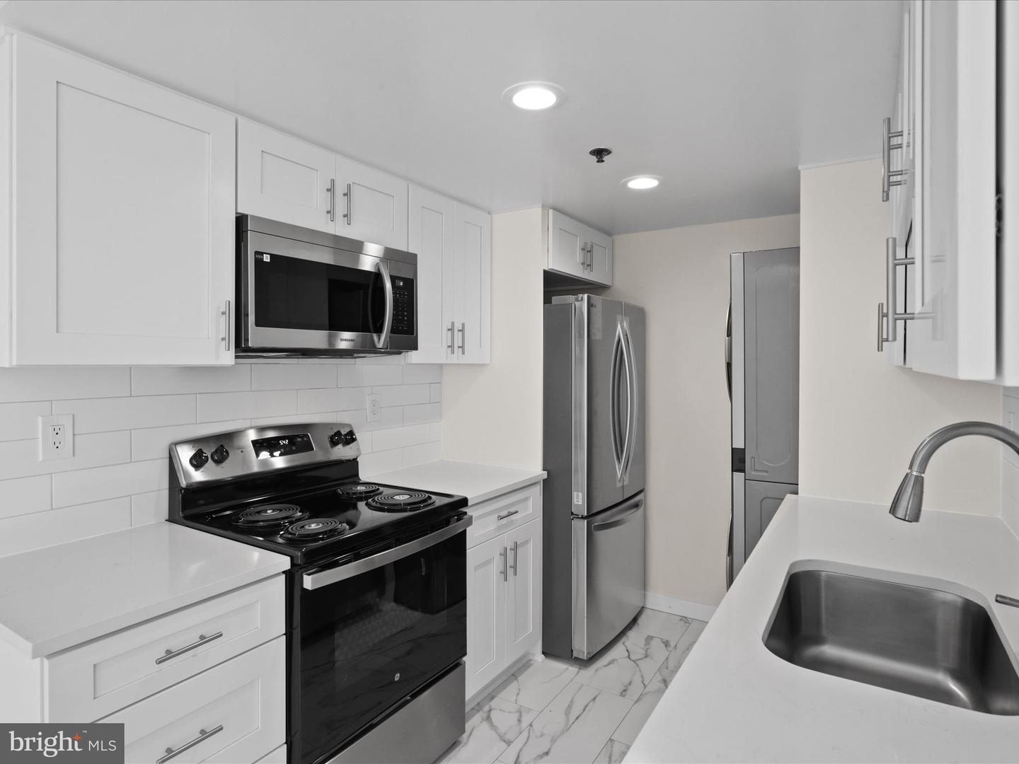 5911 EDSALL RD #408, ALEXANDRIA, Virginia 22304, 1 Bedroom Bedrooms, ,1 BathroomBathrooms,Residential,For sale,5911 EDSALL RD #408,VAAX2048024 MLS # VAAX2048024