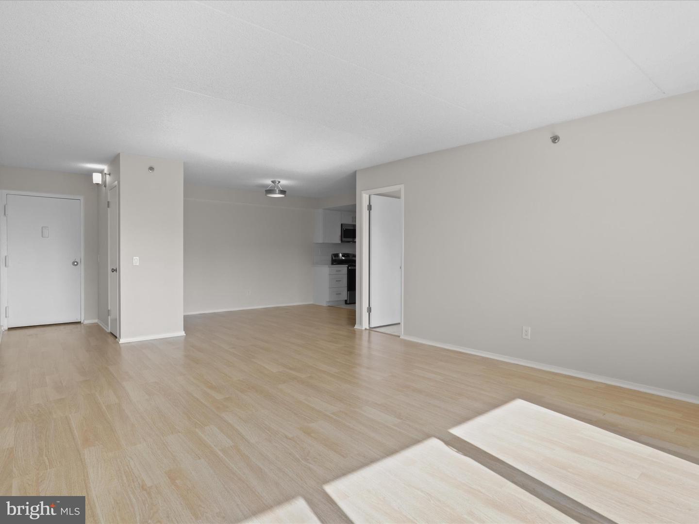 5911 EDSALL RD #408, ALEXANDRIA, Virginia 22304, 1 Bedroom Bedrooms, ,1 BathroomBathrooms,Residential,For sale,5911 EDSALL RD #408,VAAX2048024 MLS # VAAX2048024