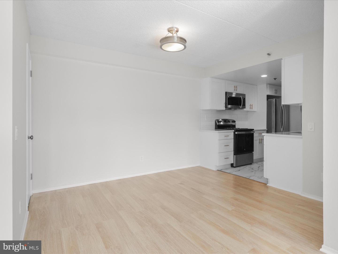 5911 EDSALL RD #408, ALEXANDRIA, Virginia 22304, 1 Bedroom Bedrooms, ,1 BathroomBathrooms,Residential,For sale,5911 EDSALL RD #408,VAAX2048024 MLS # VAAX2048024