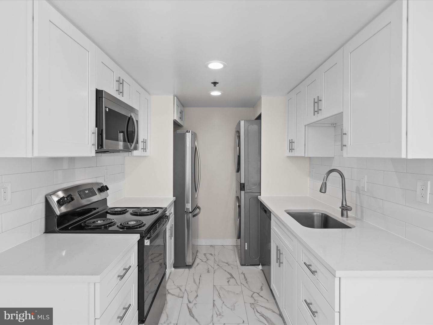 5911 EDSALL RD #408, ALEXANDRIA, Virginia 22304, 1 Bedroom Bedrooms, ,1 BathroomBathrooms,Residential,For sale,5911 EDSALL RD #408,VAAX2048024 MLS # VAAX2048024