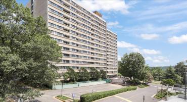 5911 EDSALL RD #408, ALEXANDRIA, Virginia 22304, 1 Bedroom Bedrooms, ,1 BathroomBathrooms,Residential,For sale,5911 EDSALL RD #408,VAAX2048024 MLS # VAAX2048024