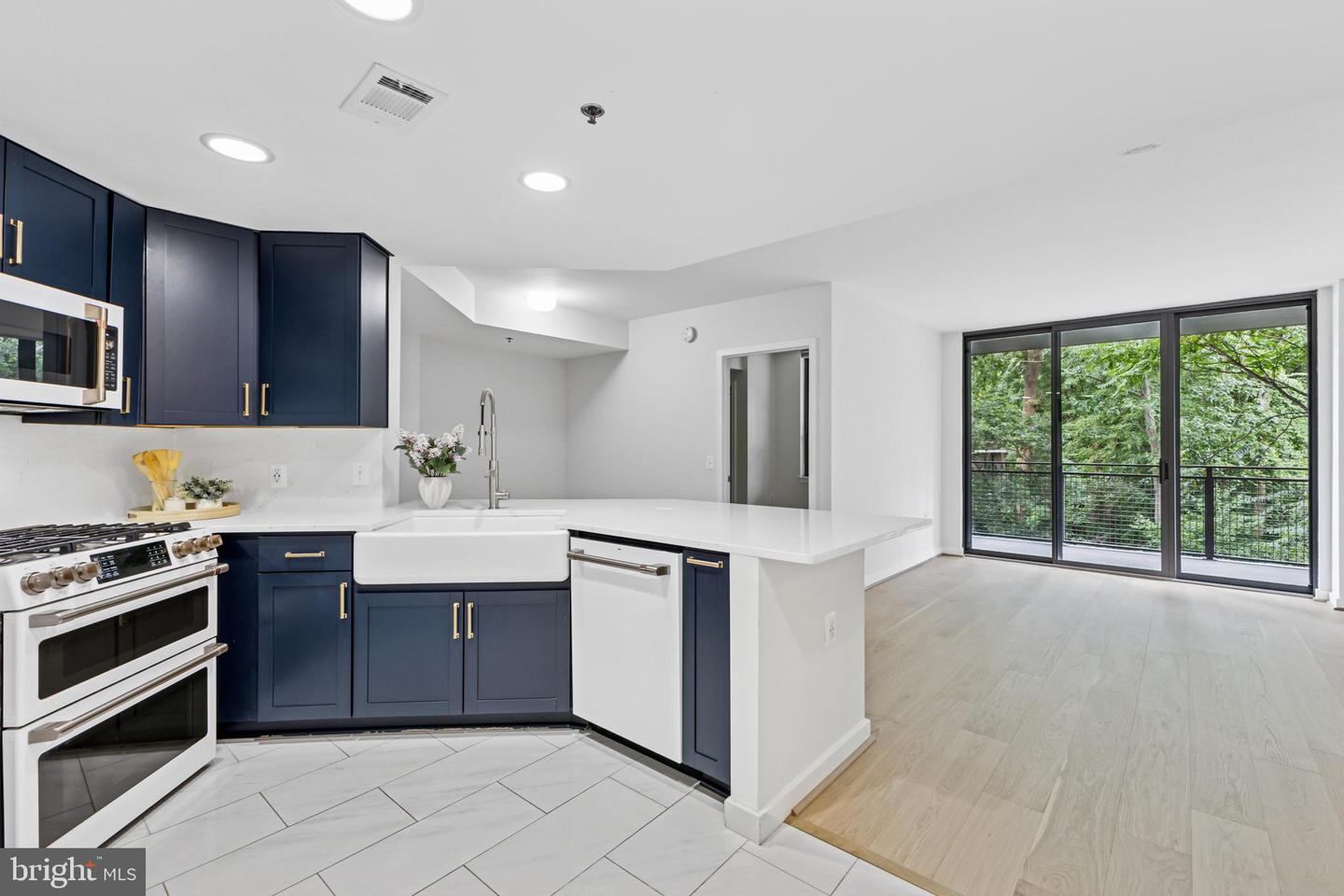 3883 CONNECTICUT AVE NW #313, WASHINGTON, District Of Columbia 20008, 2 Bedrooms Bedrooms, ,1 BathroomBathrooms,Residential,For sale,3883 CONNECTICUT AVE NW #313,DCDC2212762 MLS # DCDC2212762