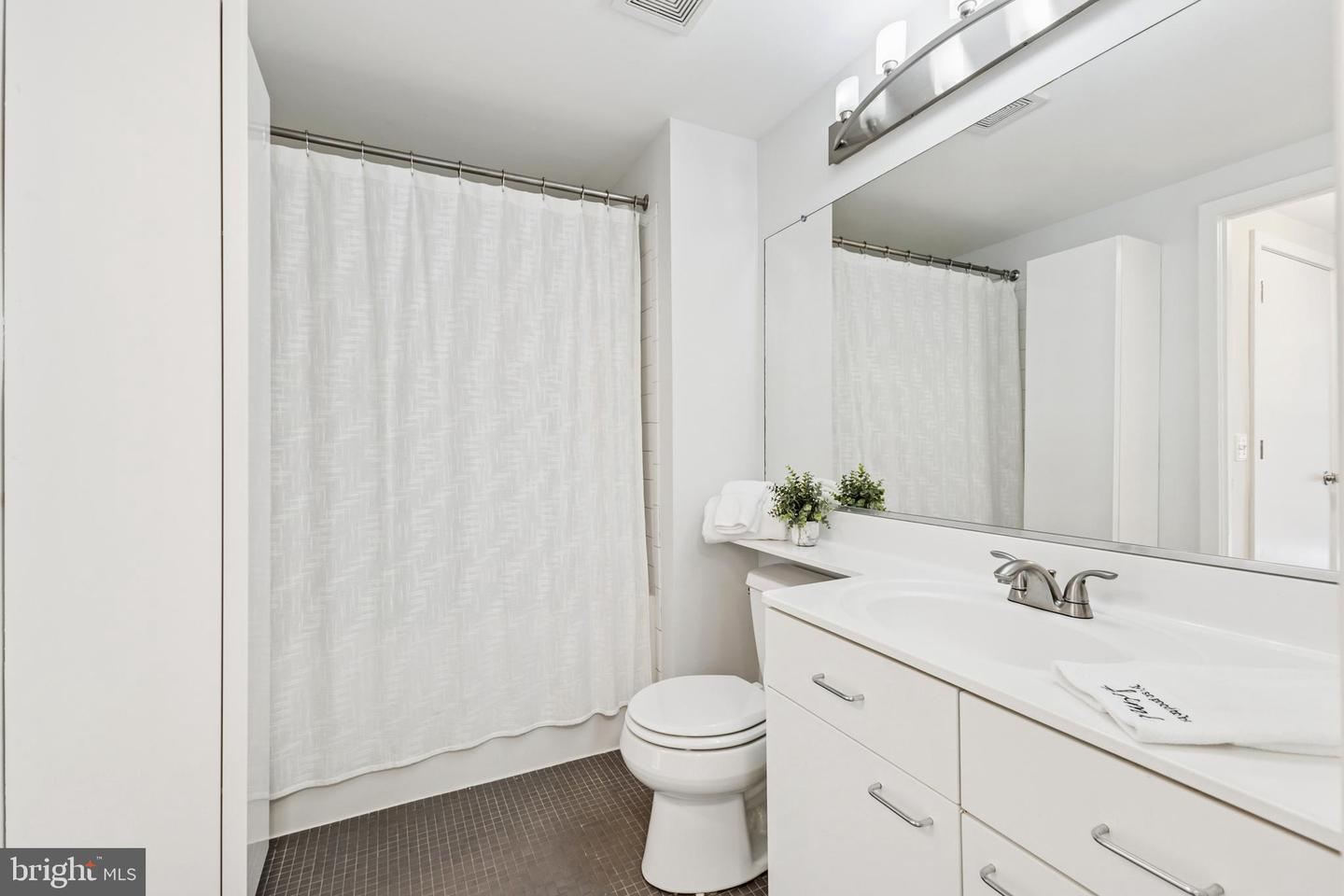 3883 CONNECTICUT AVE NW #313, WASHINGTON, District Of Columbia 20008, 2 Bedrooms Bedrooms, ,1 BathroomBathrooms,Residential,For sale,3883 CONNECTICUT AVE NW #313,DCDC2212762 MLS # DCDC2212762