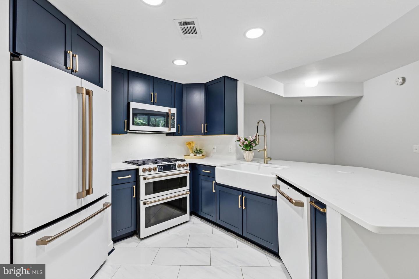 3883 CONNECTICUT AVE NW #313, WASHINGTON, District Of Columbia 20008, 2 Bedrooms Bedrooms, ,1 BathroomBathrooms,Residential,For sale,3883 CONNECTICUT AVE NW #313,DCDC2212762 MLS # DCDC2212762