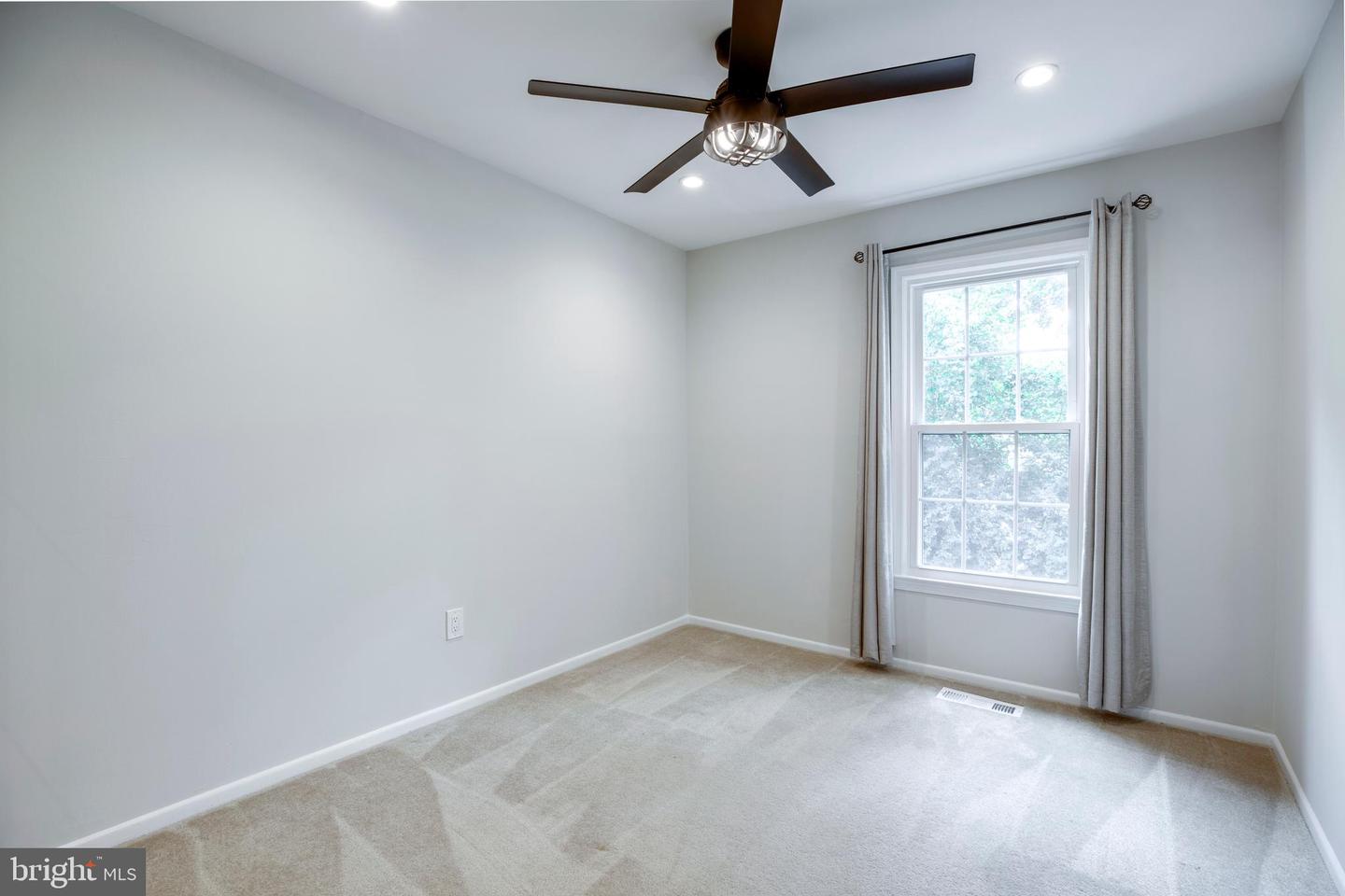 9513 BURDETT RD, BURKE, Virginia 22015, 3 Bedrooms Bedrooms, ,2 BathroomsBathrooms,Residential,For sale,9513 BURDETT RD,VAFX2258320 MLS # VAFX2258320