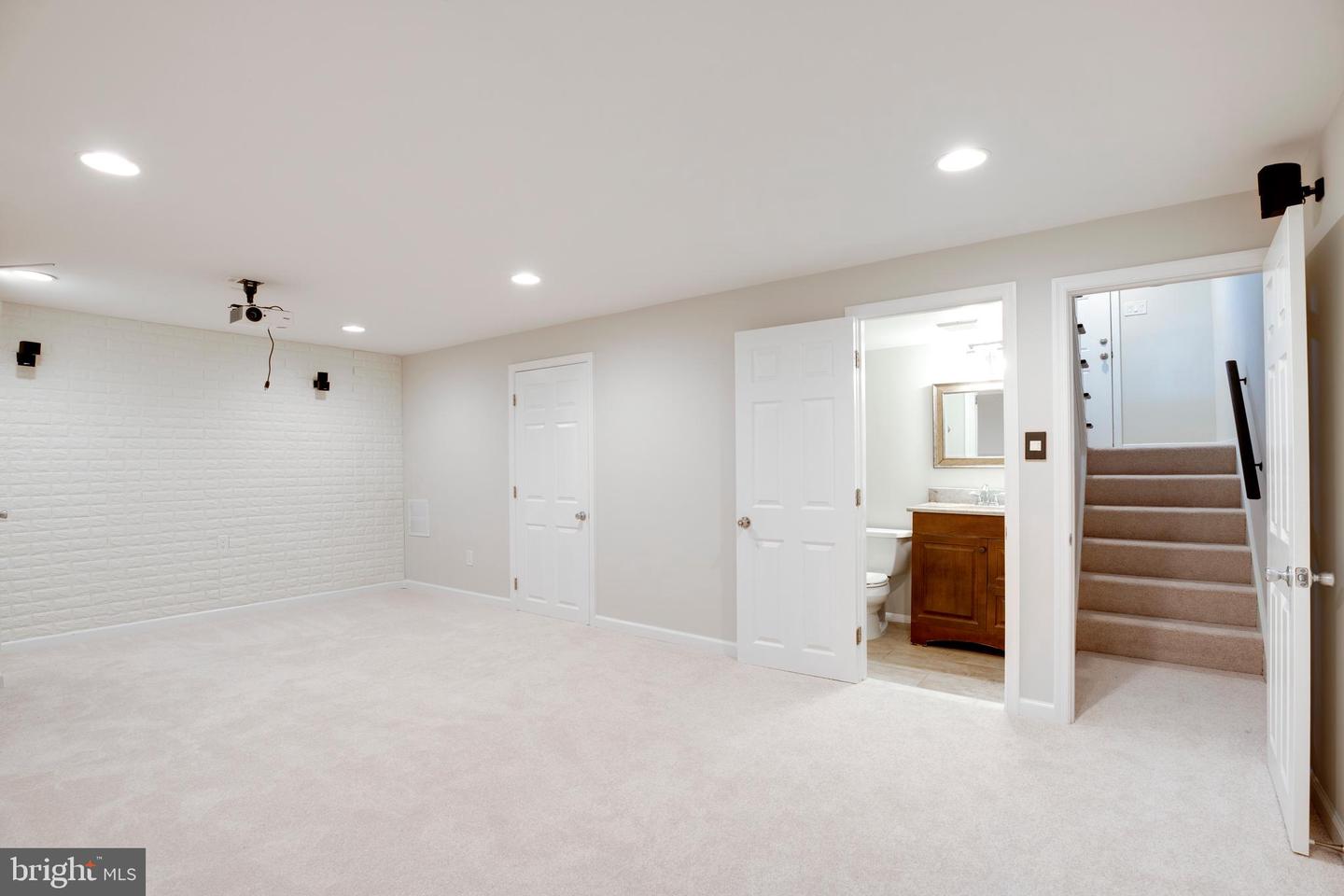 9513 BURDETT RD, BURKE, Virginia 22015, 3 Bedrooms Bedrooms, ,2 BathroomsBathrooms,Residential,For sale,9513 BURDETT RD,VAFX2258320 MLS # VAFX2258320