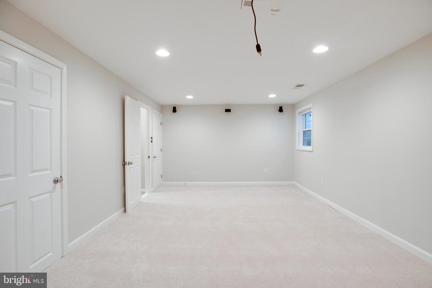 9513 BURDETT RD, BURKE, Virginia 22015, 3 Bedrooms Bedrooms, ,2 BathroomsBathrooms,Residential,For sale,9513 BURDETT RD,VAFX2258320 MLS # VAFX2258320