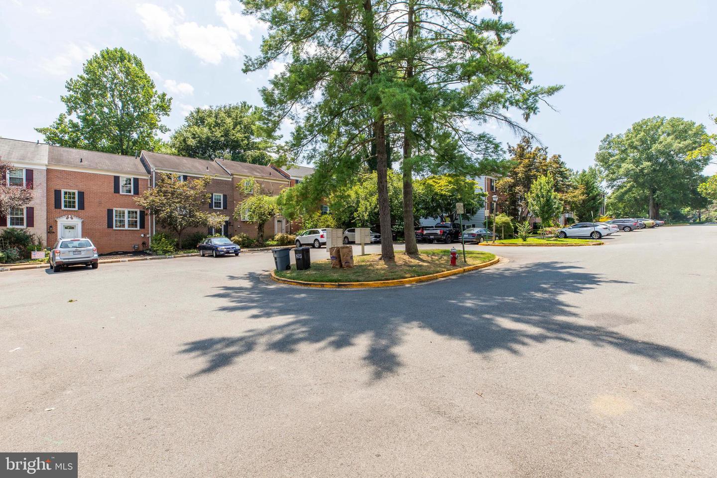 9513 BURDETT RD, BURKE, Virginia 22015, 3 Bedrooms Bedrooms, ,2 BathroomsBathrooms,Residential,For sale,9513 BURDETT RD,VAFX2258320 MLS # VAFX2258320