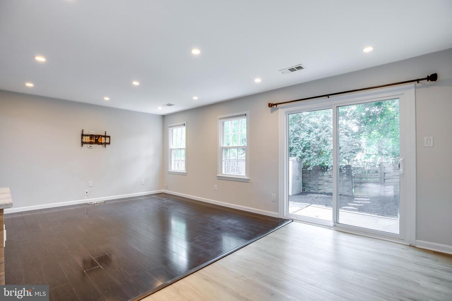 9513 BURDETT RD, BURKE, Virginia 22015, 3 Bedrooms Bedrooms, ,2 BathroomsBathrooms,Residential,For sale,9513 BURDETT RD,VAFX2258320 MLS # VAFX2258320