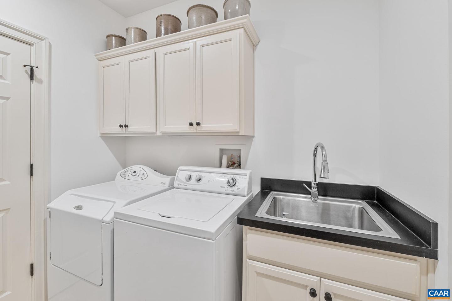 810 CARLYLE PL, CHARLOTTESVILLE, Virginia 22903, 5 Bedrooms Bedrooms, ,4 BathroomsBathrooms,Residential,For sale,810 CARLYLE PL,667271 MLS # 667271
