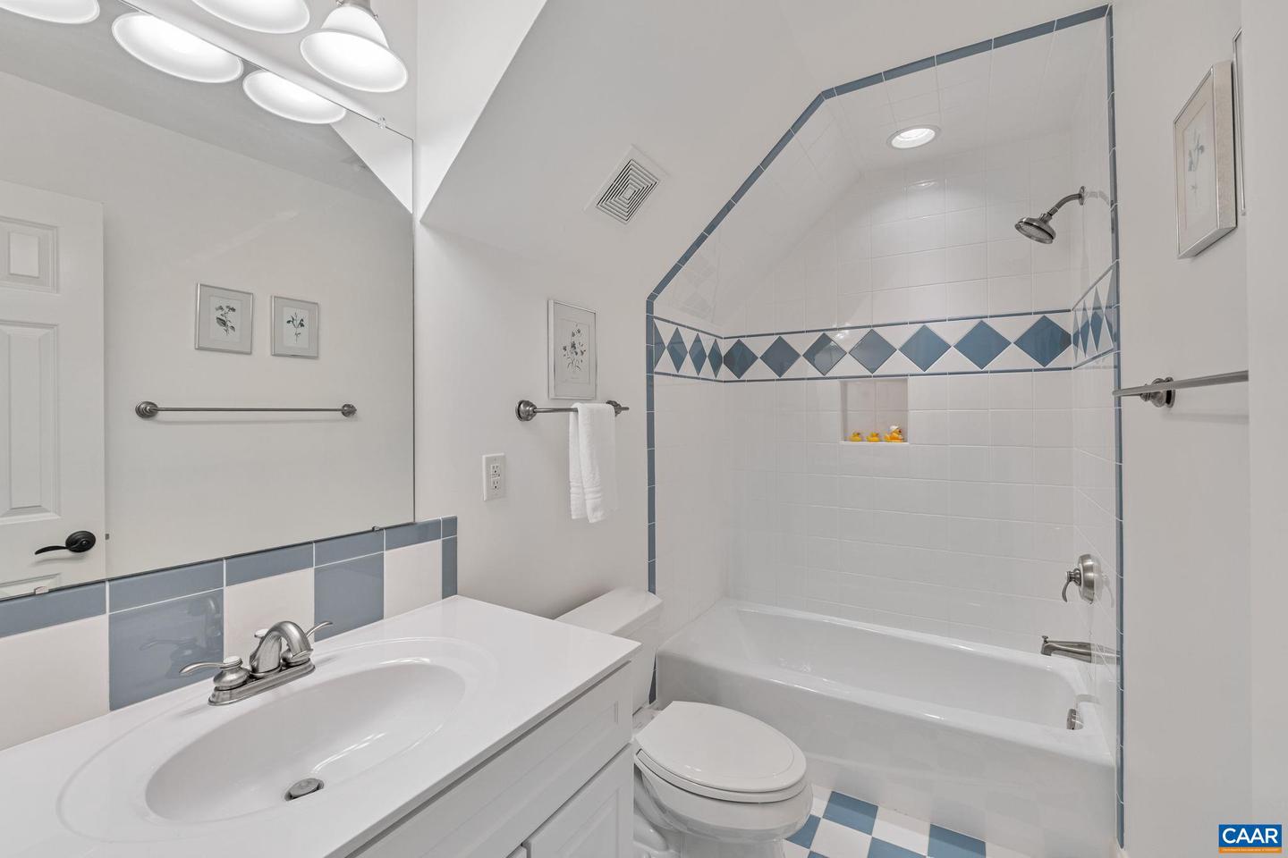 810 CARLYLE PL, CHARLOTTESVILLE, Virginia 22903, 5 Bedrooms Bedrooms, ,4 BathroomsBathrooms,Residential,For sale,810 CARLYLE PL,667271 MLS # 667271