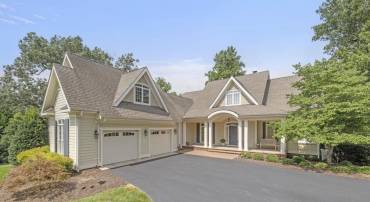 810 CARLYLE PL, CHARLOTTESVILLE, Virginia 22903, 5 Bedrooms Bedrooms, ,4 BathroomsBathrooms,Residential,For sale,810 CARLYLE PL,667271 MLS # 667271