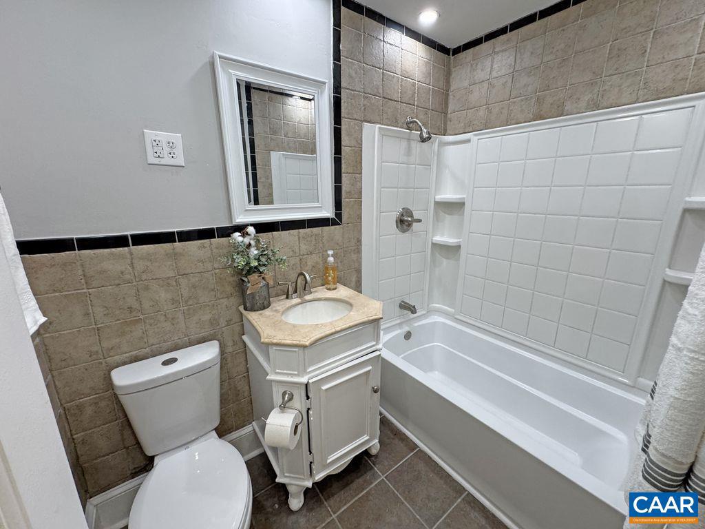 114 LAMBERT ST, STAUNTON, Virginia 24401, 4 Bedrooms Bedrooms, ,3 BathroomsBathrooms,Residential,For sale,114 LAMBERT ST,667273 MLS # 667273