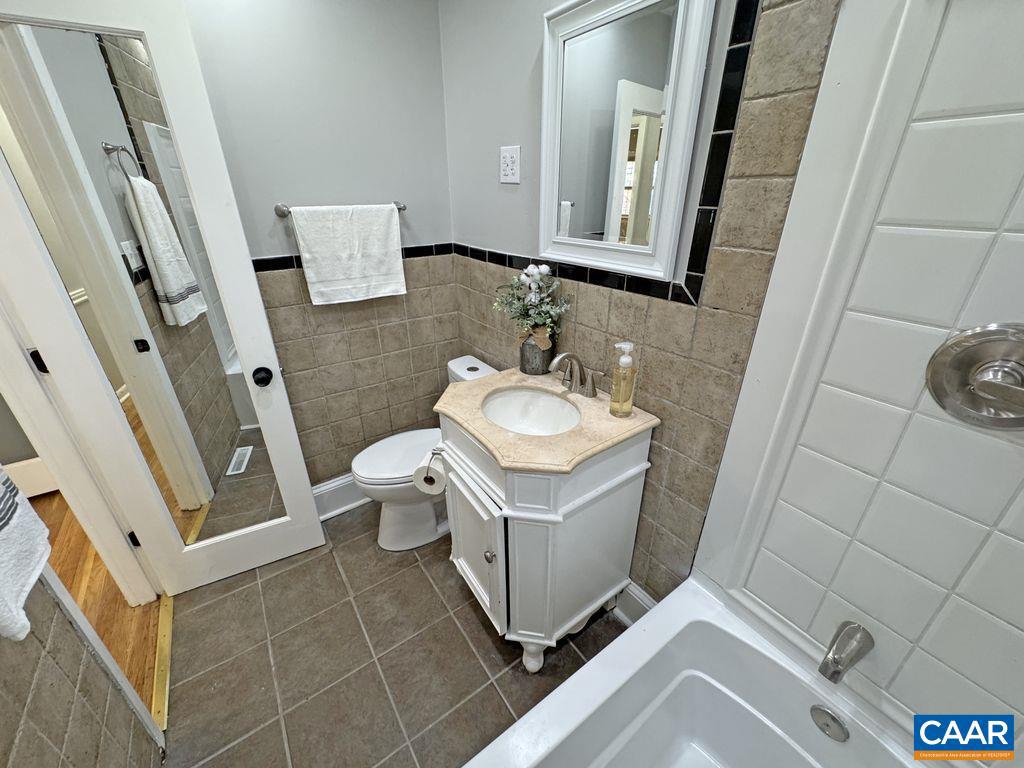 114 LAMBERT ST, STAUNTON, Virginia 24401, 4 Bedrooms Bedrooms, ,3 BathroomsBathrooms,Residential,For sale,114 LAMBERT ST,667273 MLS # 667273