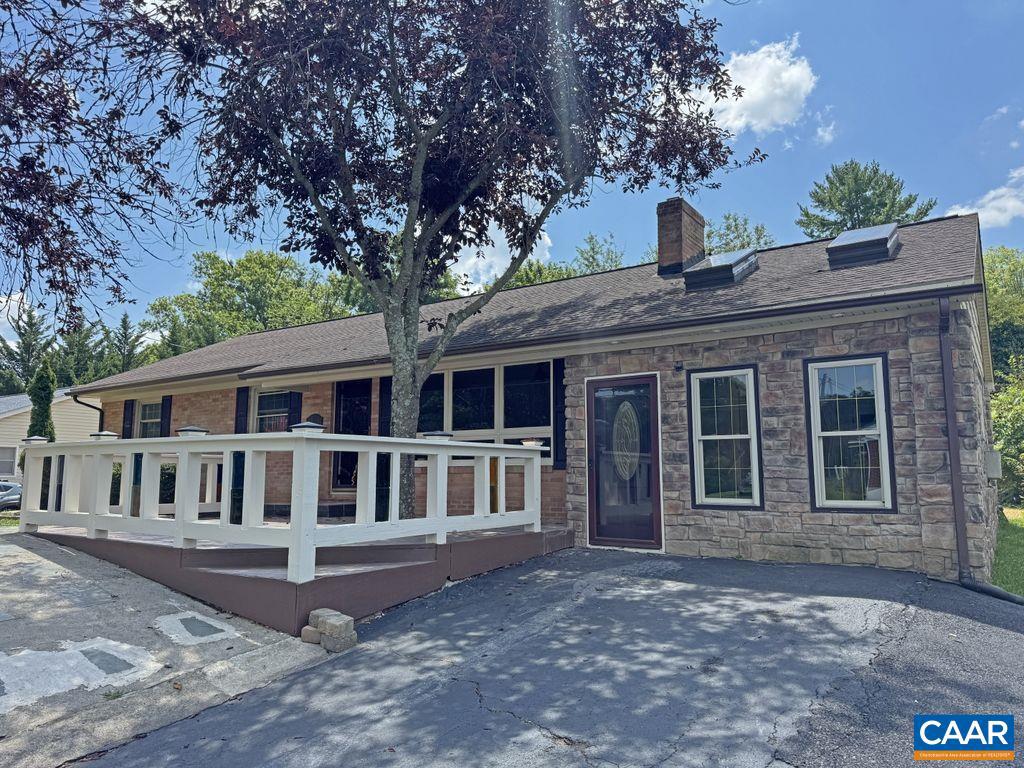 114 LAMBERT ST, STAUNTON, Virginia 24401, 4 Bedrooms Bedrooms, ,3 BathroomsBathrooms,Residential,For sale,114 LAMBERT ST,667273 MLS # 667273