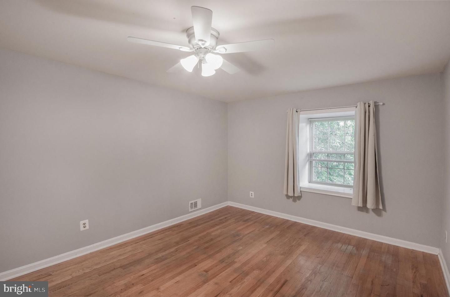 6611 ROSECROFT PL, FALLS CHURCH, Virginia 22043, 3 Bedrooms Bedrooms, ,3 BathroomsBathrooms,Residential,For sale,6611 ROSECROFT PL,VAFX2258334 MLS # VAFX2258334