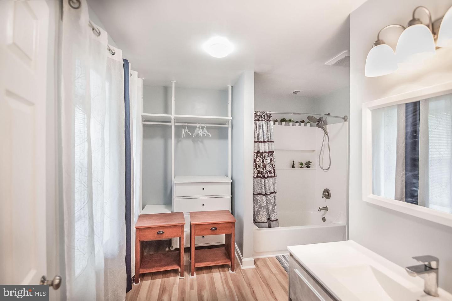6611 ROSECROFT PL, FALLS CHURCH, Virginia 22043, 3 Bedrooms Bedrooms, ,3 BathroomsBathrooms,Residential,For sale,6611 ROSECROFT PL,VAFX2258334 MLS # VAFX2258334