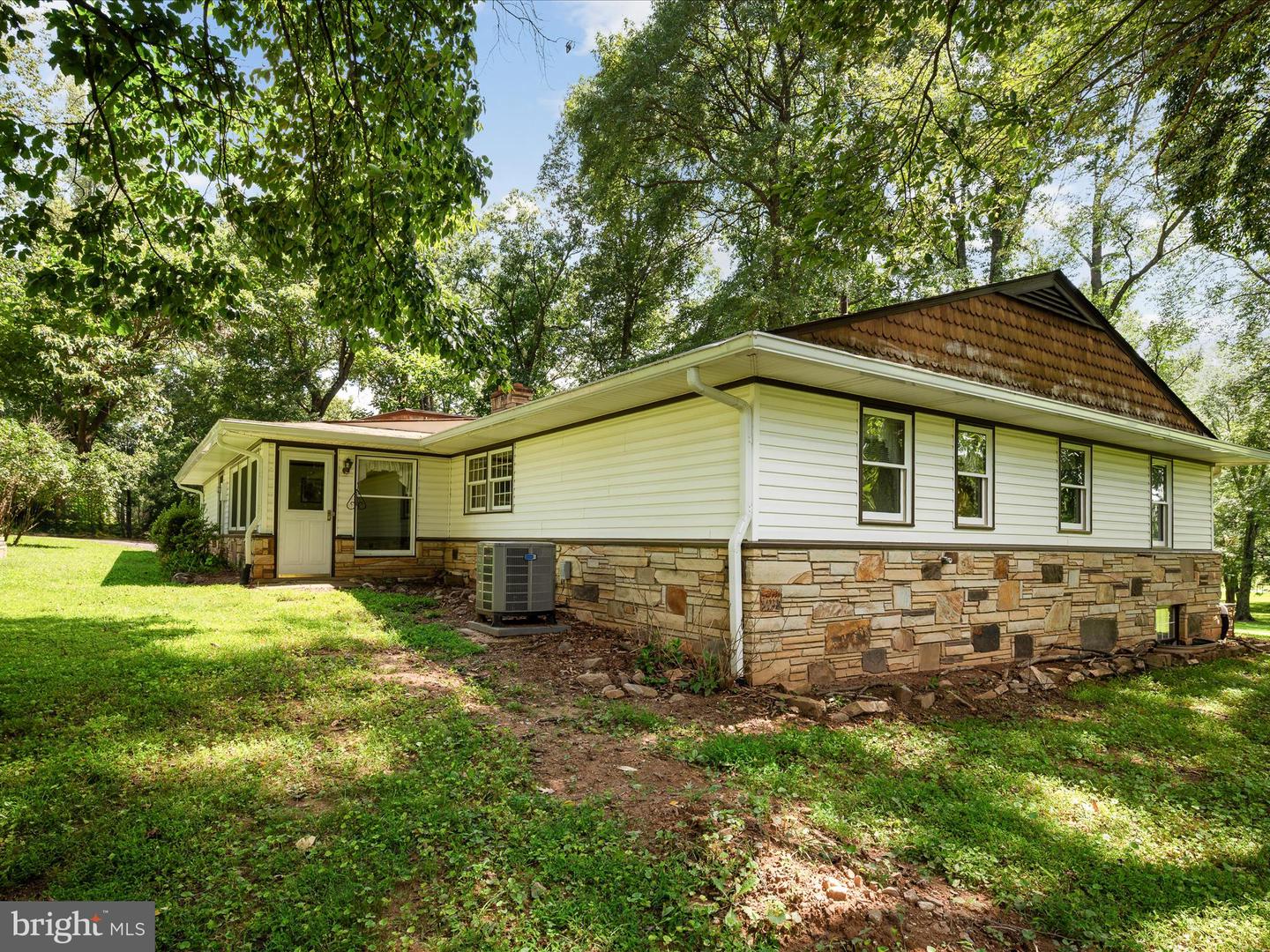 40240 BRADDOCK RD, ALDIE, Virginia 20105, 3 Bedrooms Bedrooms, ,2 BathroomsBathrooms,Residential,For sale,40240 BRADDOCK RD,VALO2103384 MLS # VALO2103384