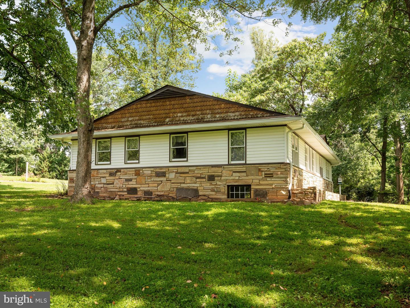 40240 BRADDOCK RD, ALDIE, Virginia 20105, 3 Bedrooms Bedrooms, ,2 BathroomsBathrooms,Residential,For sale,40240 BRADDOCK RD,VALO2103384 MLS # VALO2103384