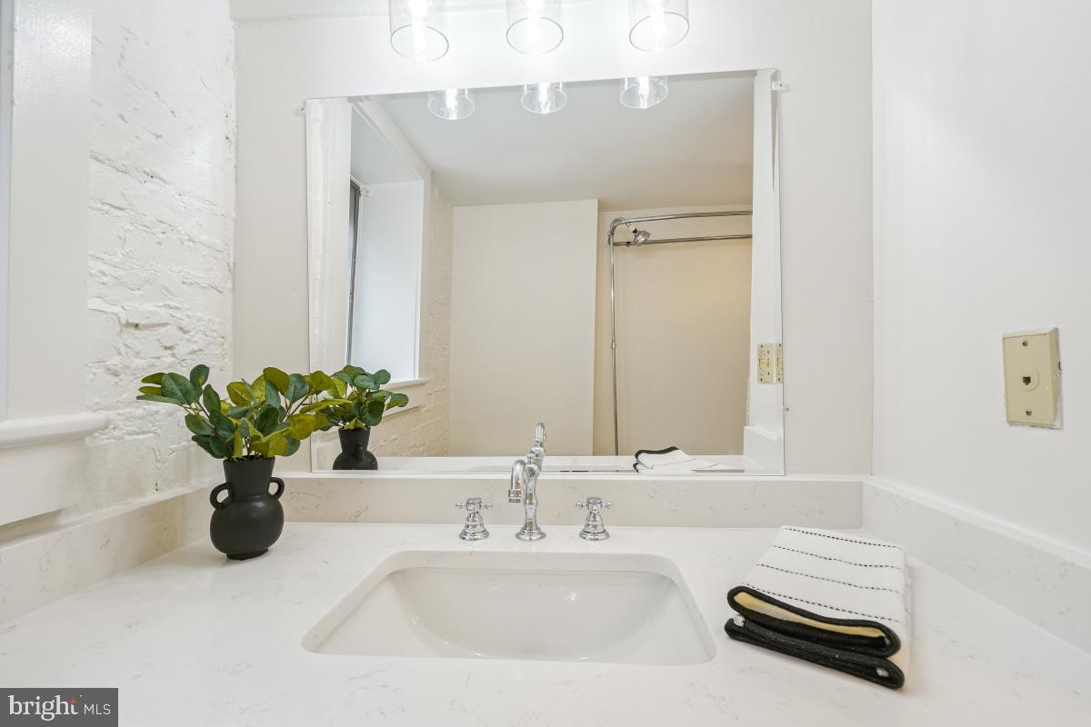1738 T ST NW #1, WASHINGTON, District Of Columbia 20009, 2 Bedrooms Bedrooms, ,1 BathroomBathrooms,Residential,For sale,1738 T ST NW #1,DCDC2212806 MLS # DCDC2212806