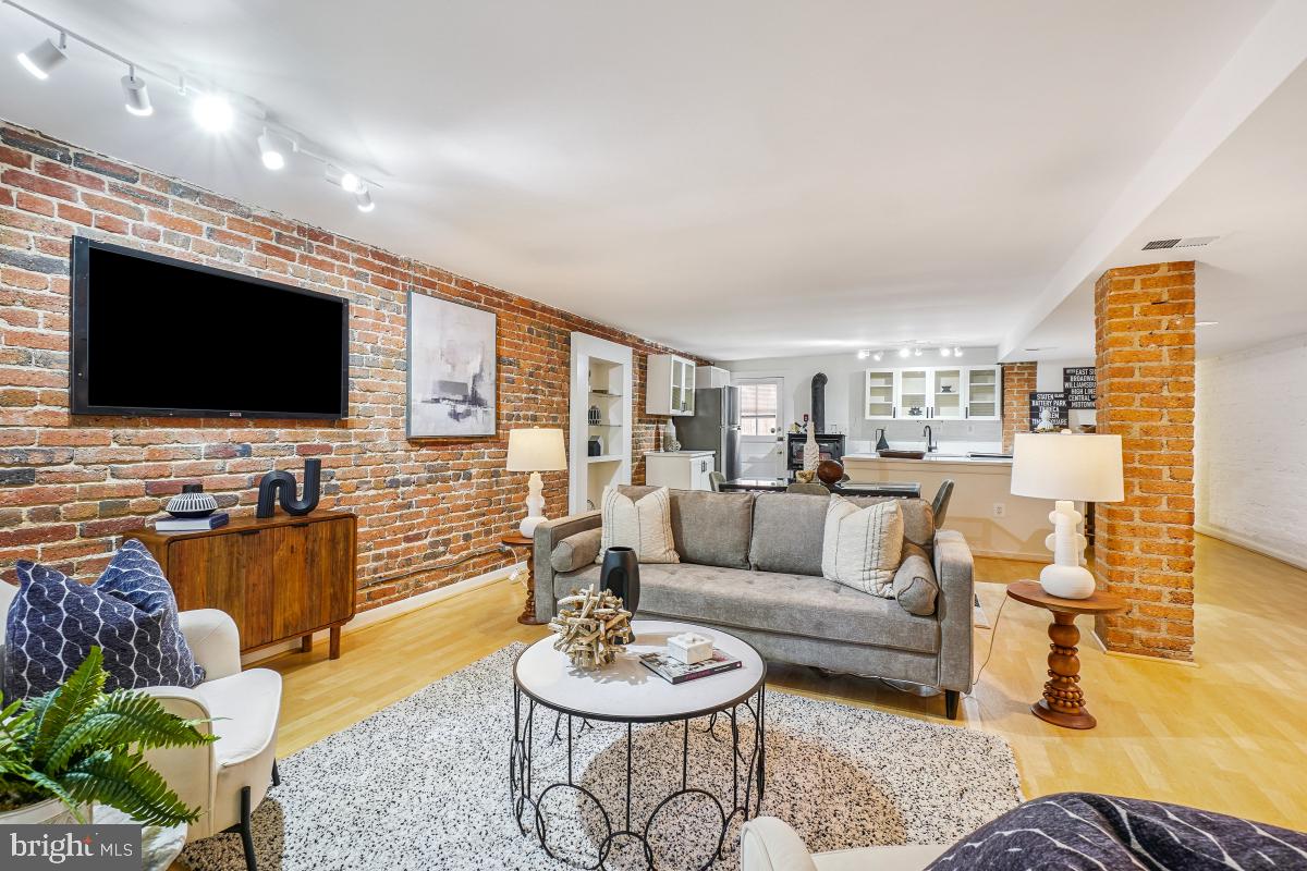 1738 T ST NW #1, WASHINGTON, District Of Columbia 20009, 2 Bedrooms Bedrooms, ,1 BathroomBathrooms,Residential,For sale,1738 T ST NW #1,DCDC2212806 MLS # DCDC2212806